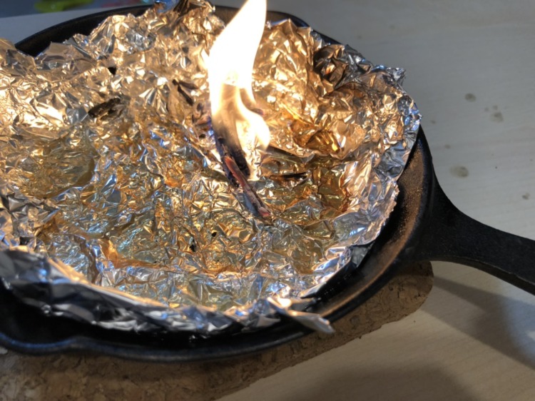 家でも安全に焚火気分 焚火ロウソクの作り方を教えちゃいます キャンプ情報メディア キャンプバルーン