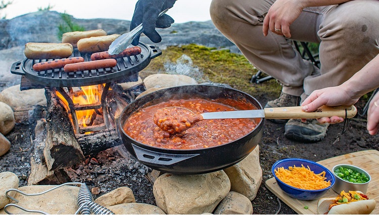 1人1枚は持っておくべき アウトドア料理の幅を広げるおすすめスキレット5選 キャンプ情報メディア キャンプバルーン