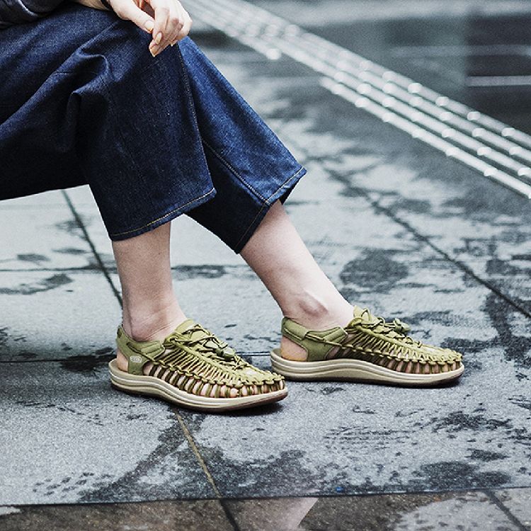 21年 レディース必見 この夏おすすめのキャンプで履くおしゃれで機能的なサンダル14選 キャンプ情報メディア キャンプバルーン 21年 レディース必見 この夏おすすめのキャンプで履くおしゃれで機能的なサンダル14選 キャンプ情報メディア キャンプバルーン