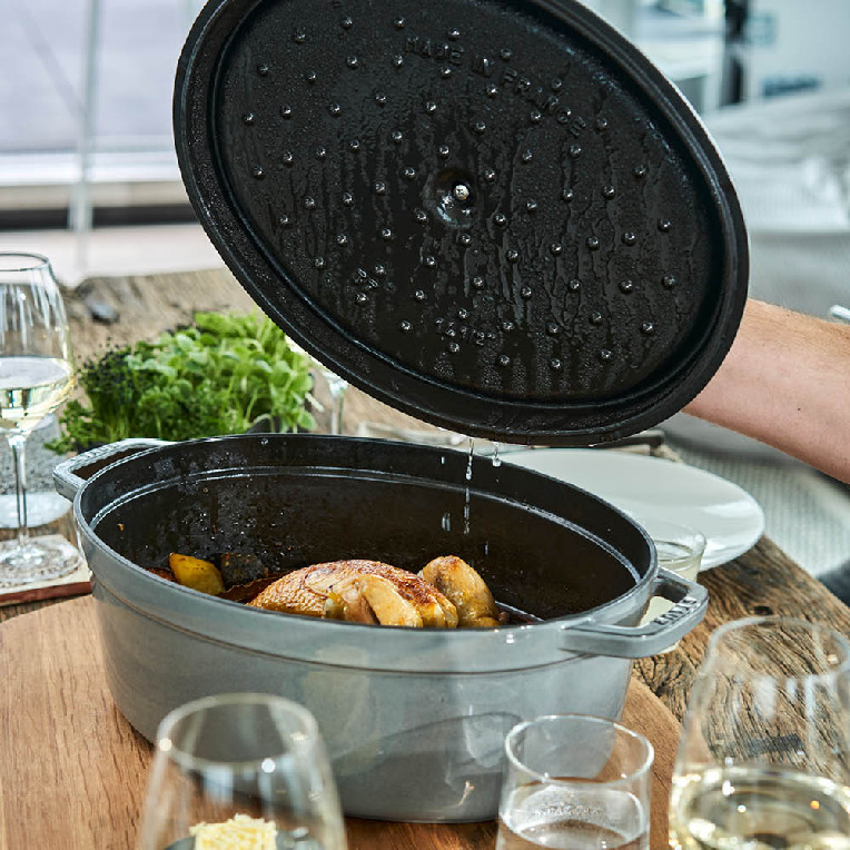 ストウブ STAUB 両手鍋 22センチ 黒 【並行輸入品】ストウブ 鍋 22cm  